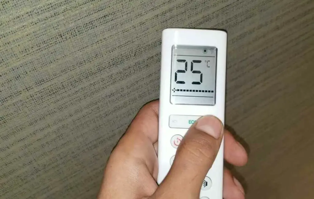 How to set an air conditioner to heat