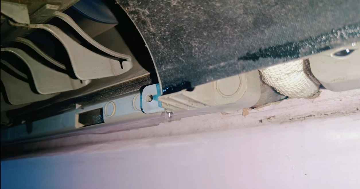 Carrier Air Conditioner Leaking Water? Smart AC Solutions