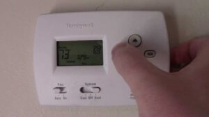 How to Set a Honeywell Thermostat for Ac