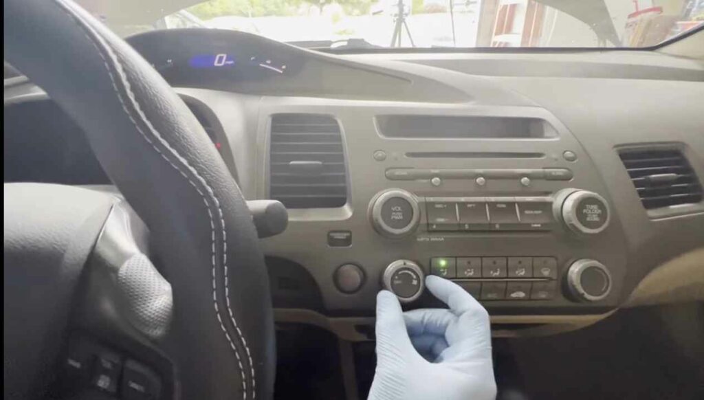 Car Air Conditioner Compressor Keeps Running When Turned off