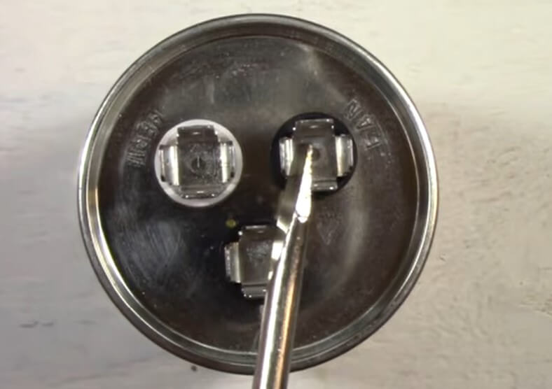 How To Discharge An AC Capacitor? Don't Get Zapped!