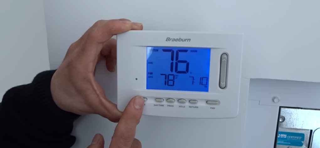 How to set the temperature on Braeburn thermostat