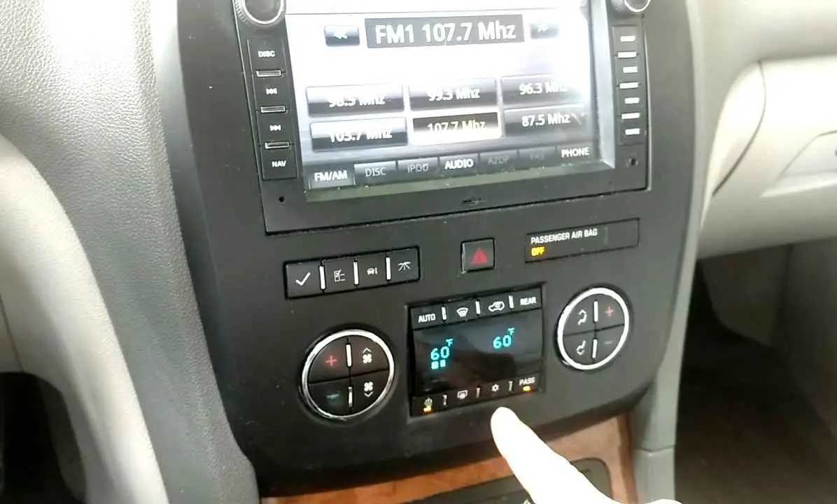 2015 Gmc Acadia Ac Light Blinking